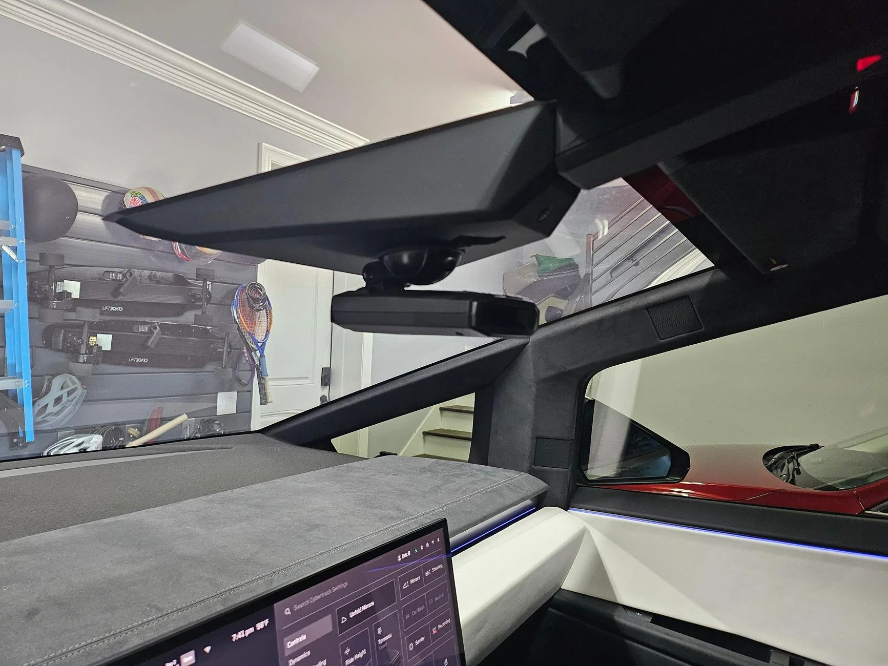 Tesla Cybertruck Replaced rearview mirror with Radar Detector 1000001929