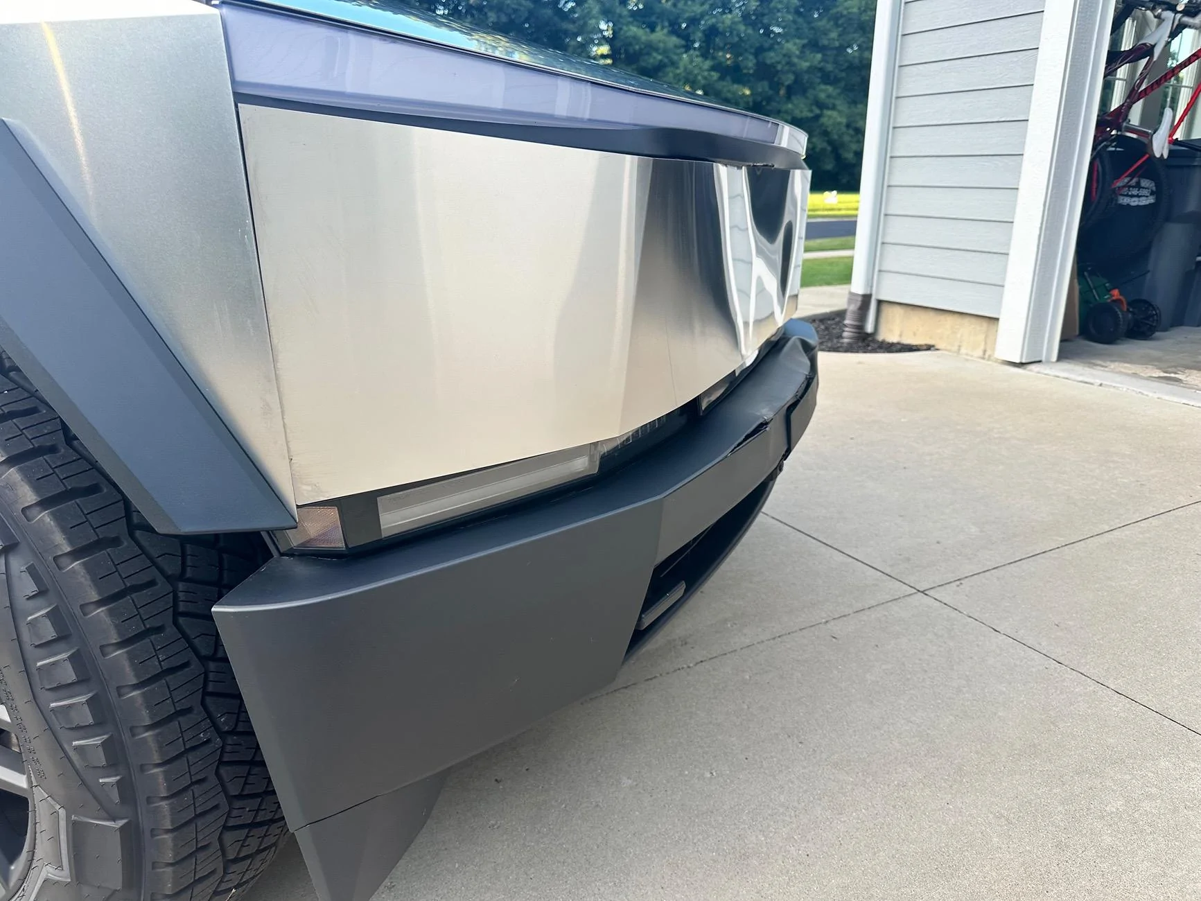 Tesla Cybertruck Hit a deer going 50mph! WOW tough Truck! IMG_2378