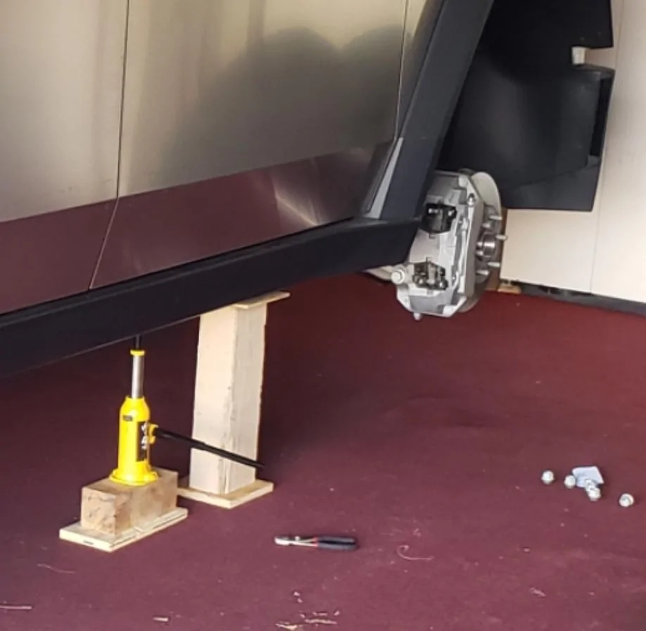 Tesla Cybertruck AC Tire Inflator Suggestions? SmartSelect_20240718-102019_Gallery