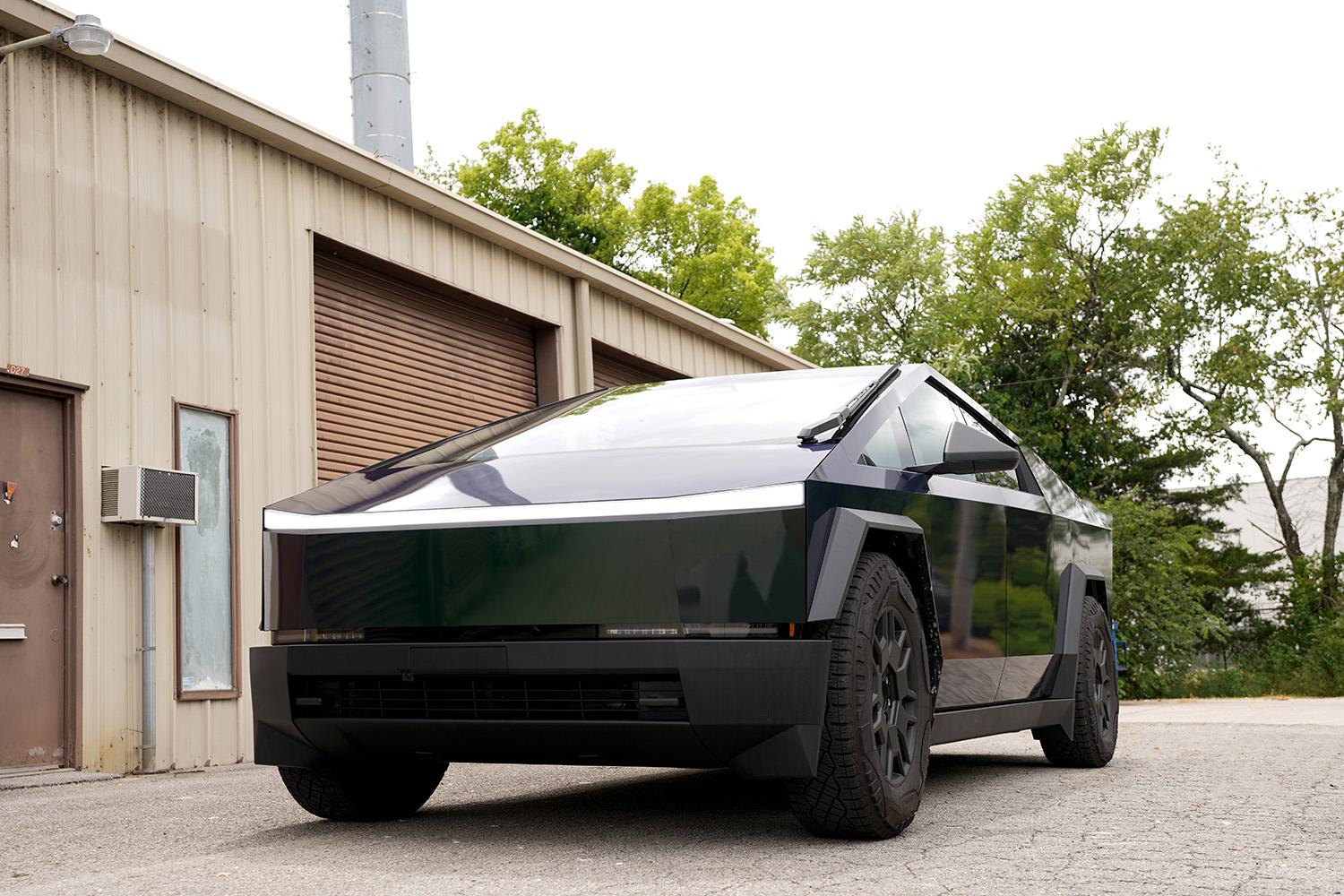 Tesla Cybertruck Cybertruck Wrapped In Hidden Forest ColorFlow (Avery Dennison) DSC07176 2