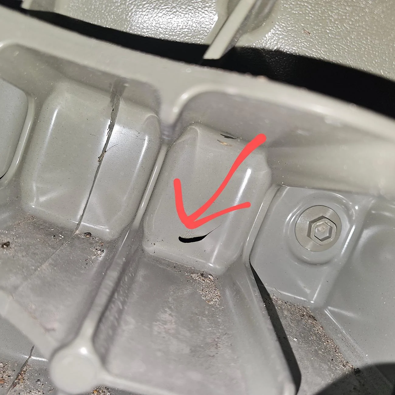 Tesla Cybertruck Crack in gigacast panel from factory 1000017884