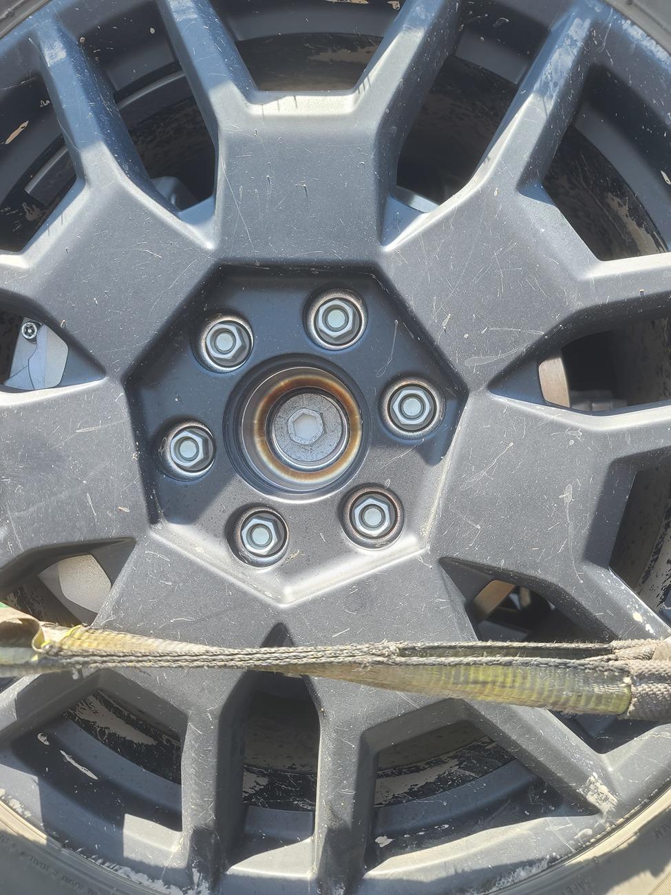 Tesla Cybertruck Clunking noise coming to a stop on regen? 20240718_114935