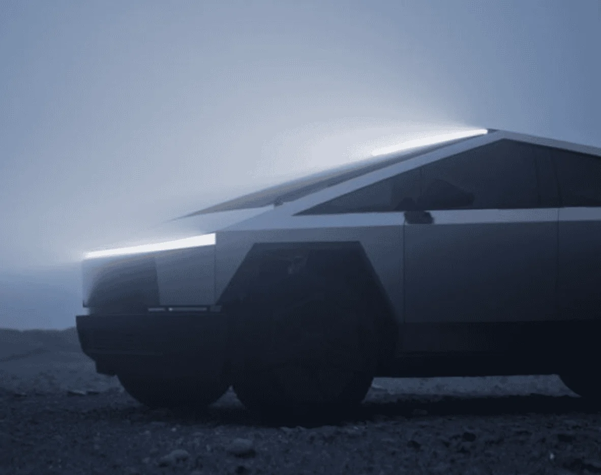 Tesla Cybertruck 📬 Email: Light Bar + Wheel Covers queue! 1721446043875-88