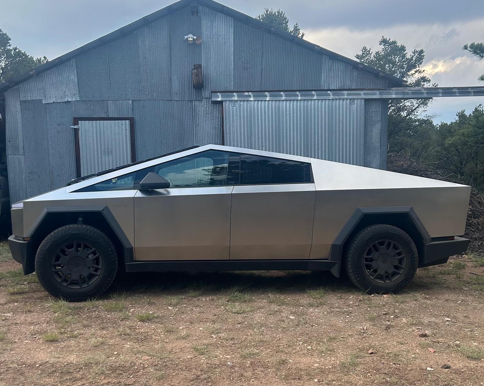 Tesla Cybertruck Daily random Cybertruck photos thread - Post Yours! 📸 🤳 IMG_1451