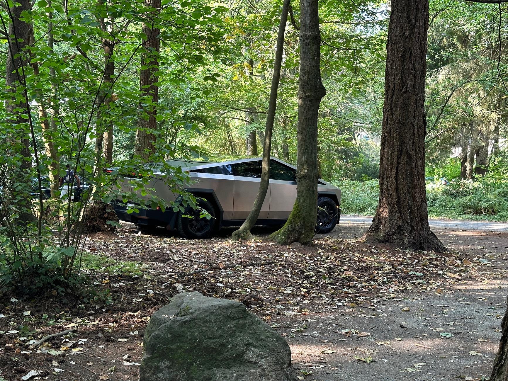 Tesla Cybertruck Daily random Cybertruck photos thread - Post Yours! 📸 🤳 IMG_9187