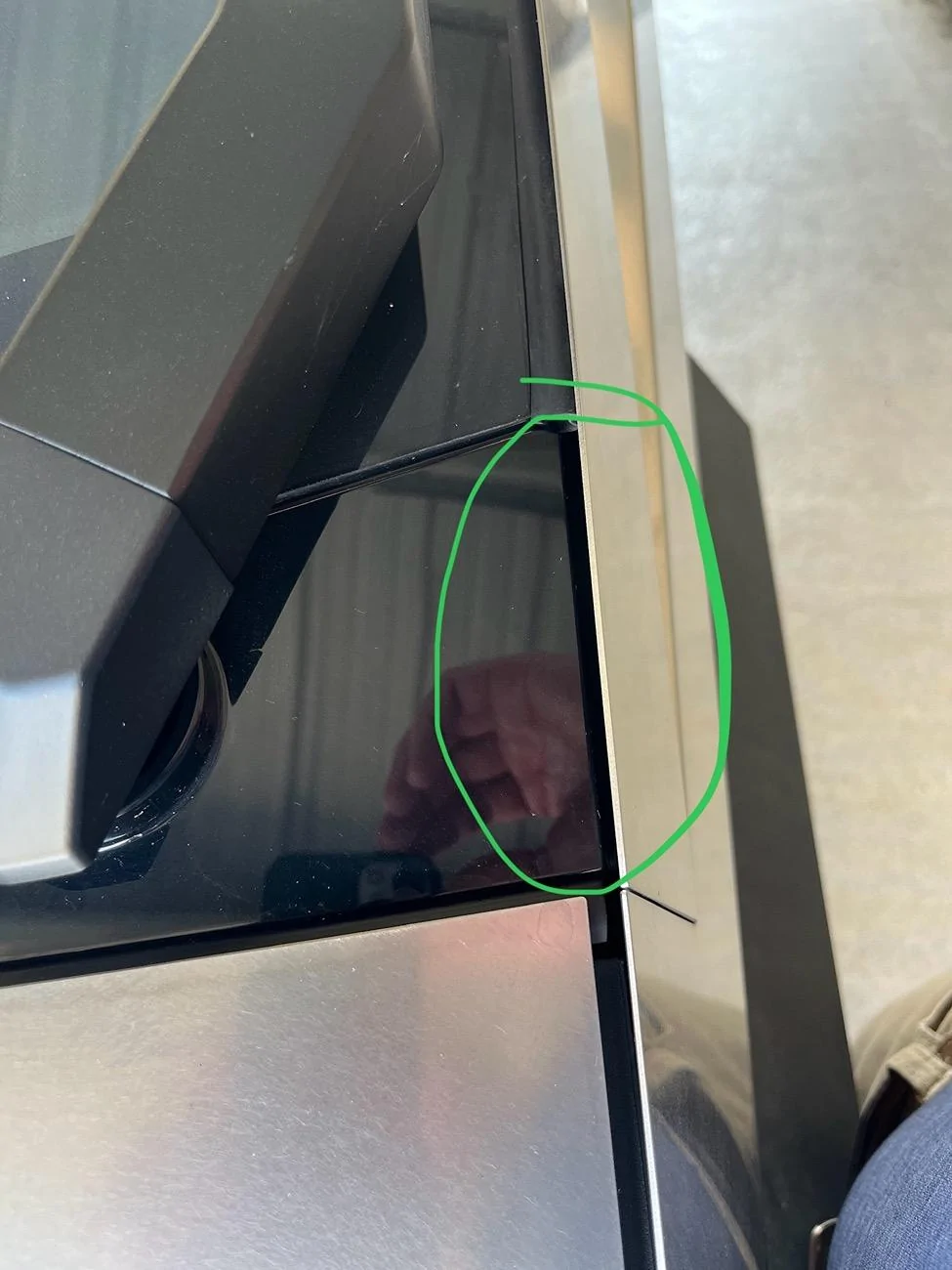 Tesla Cybertruck Missing gasket near wiper? IMG_6379