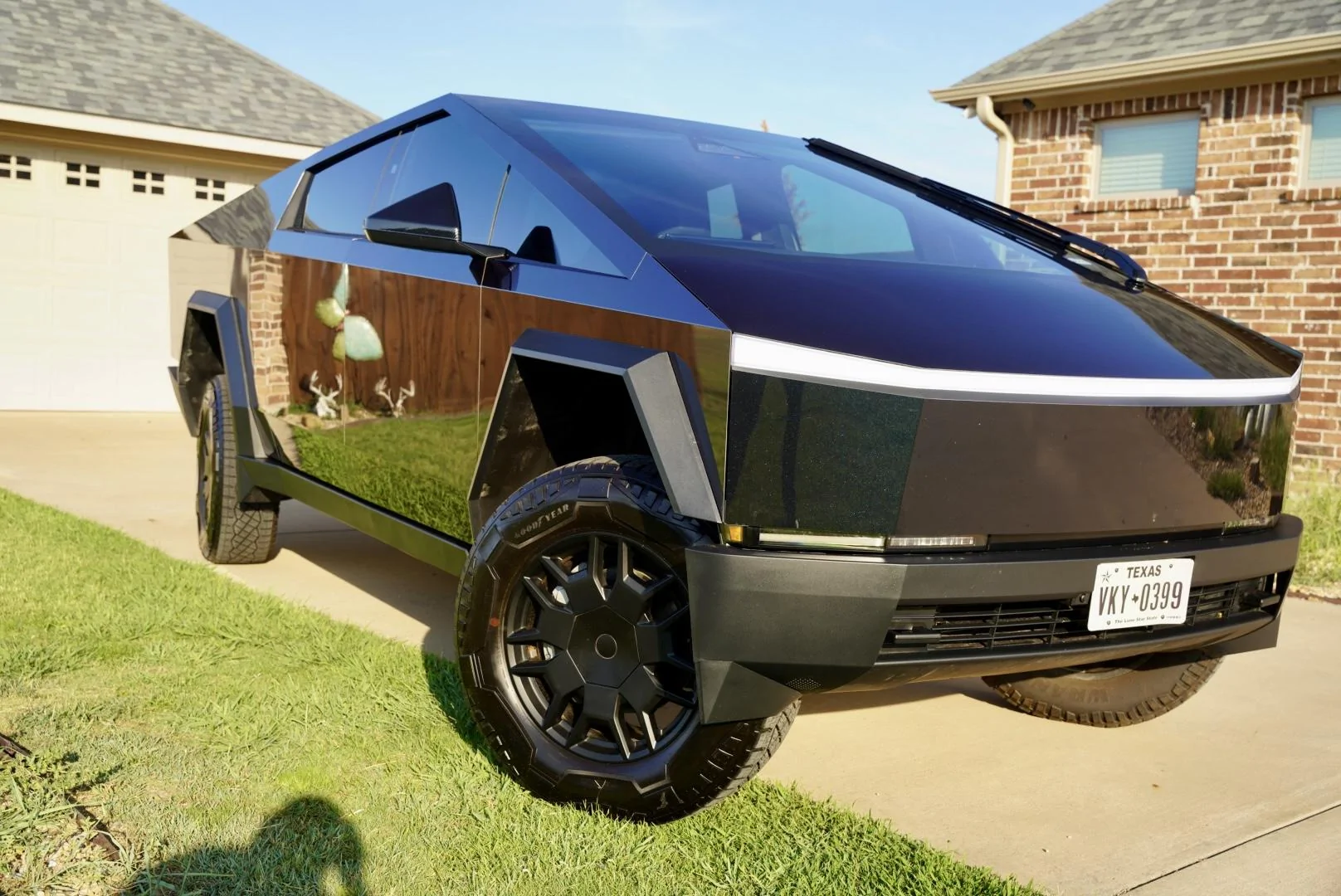 Tesla Cybertruck Flexishield PPF Midnight Black to Blue color flip DSC08231