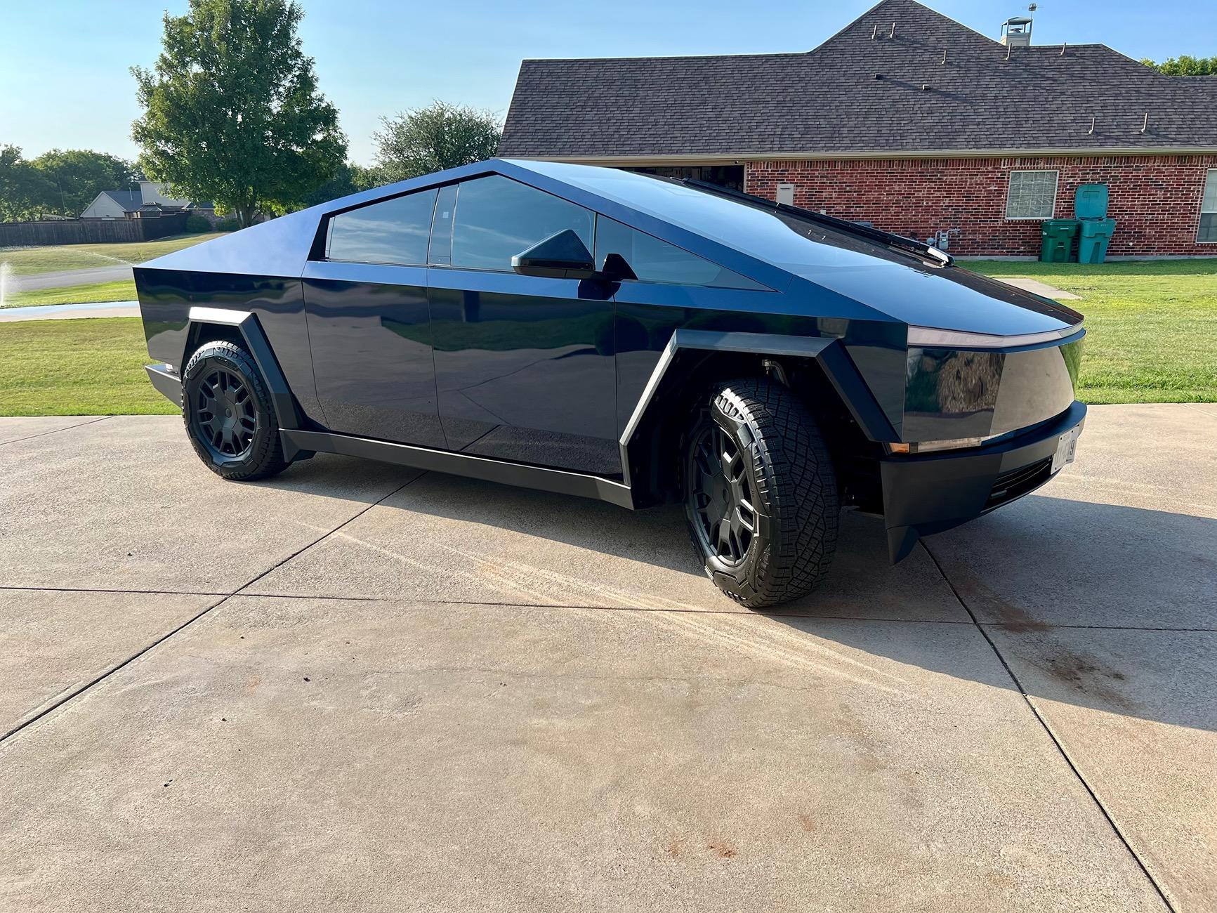 Tesla Cybertruck Flexishield PPF Midnight Black to Blue color flip IMG_9828