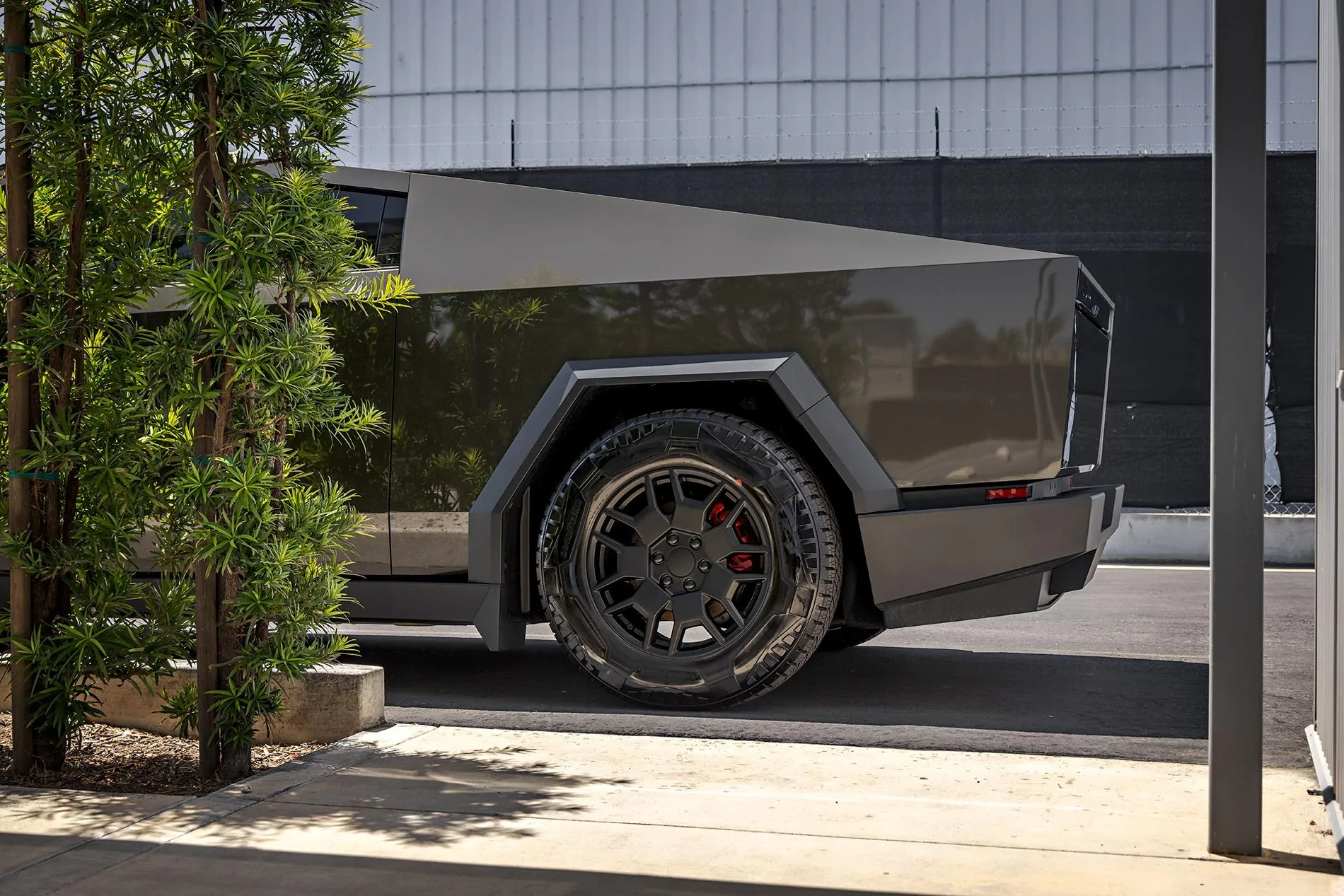 Tesla Cybertruck Platinum Pure PPF Cybertruck by UP (Yes, Another one!) BPAS Albert Mesa Tesla Cybertruck 1920px web  (14)