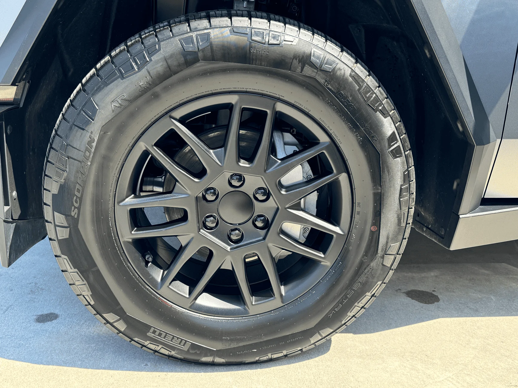 Tesla Cybertruck Core wheels & tire efficiency report: 326Wh/mi consumption after 263 miles tempImageX368KM