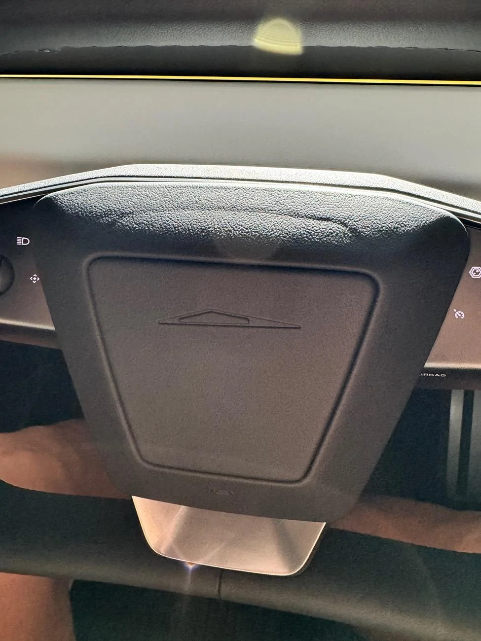 Tesla Cybertruck Steering wheel flaw IMG_6426