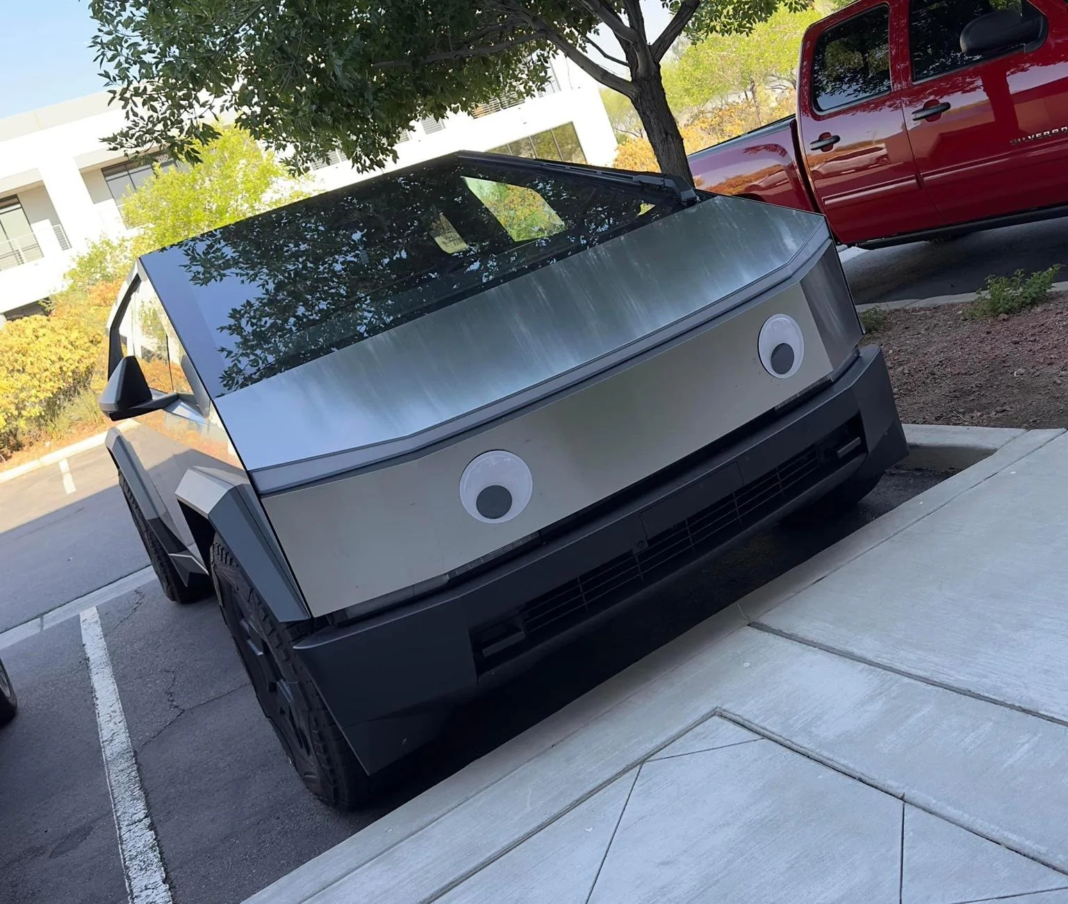 Tesla Cybertruck Ok, where do I get the googly eyes, haha!! GTRvo4bXoAAeE4K