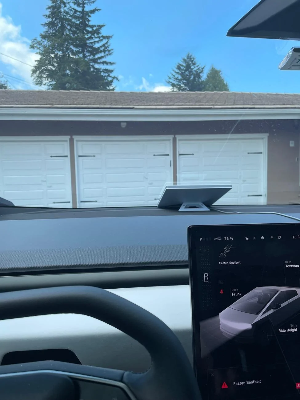 Tesla Cybertruck Cybertruck and Starlink Mini are the perfect pair IMG_6659
