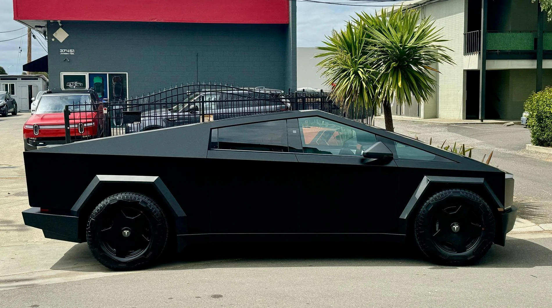 Tesla Cybertruck [Price Reduced] WTS: 4 Like New CT OEM WHEELS (No tires) IMG_0689