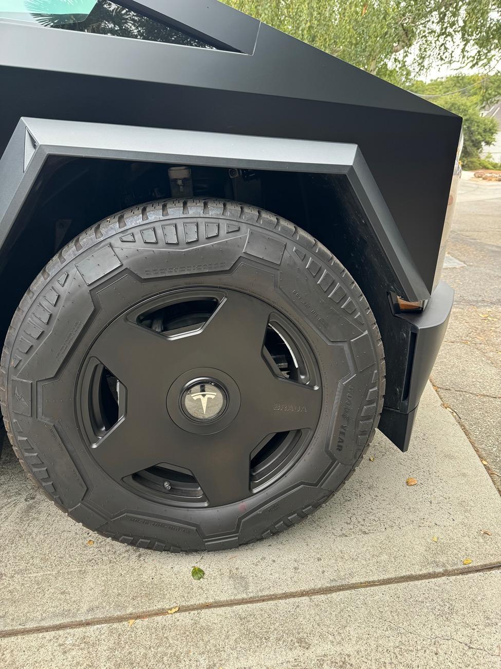 Tesla Cybertruck [Price Reduced] WTS: 4 Like New CT OEM WHEELS (No tires) IMG_1366