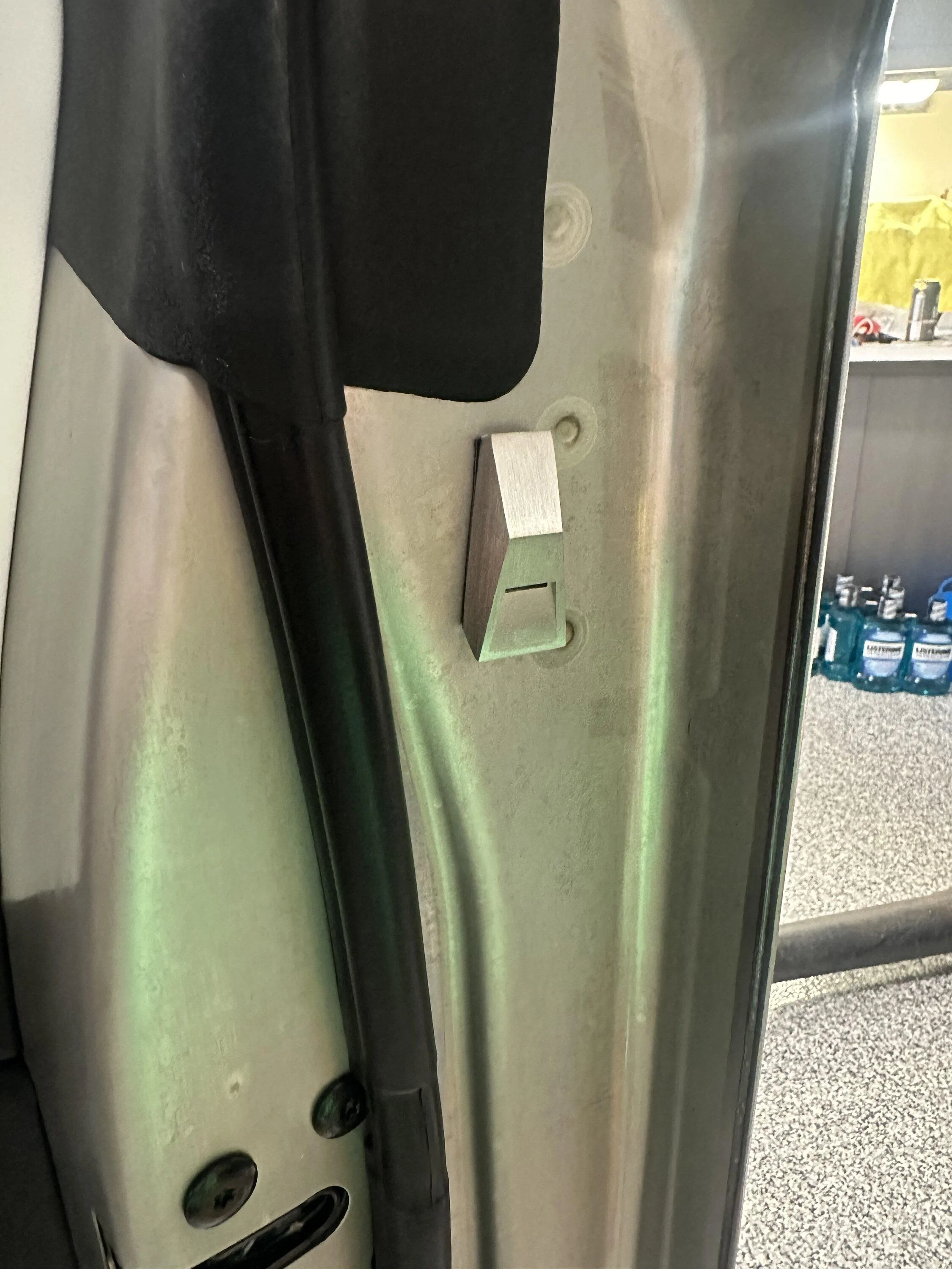 Tesla Cybertruck Cybertruck cyberwhistle door handles IMG_3561