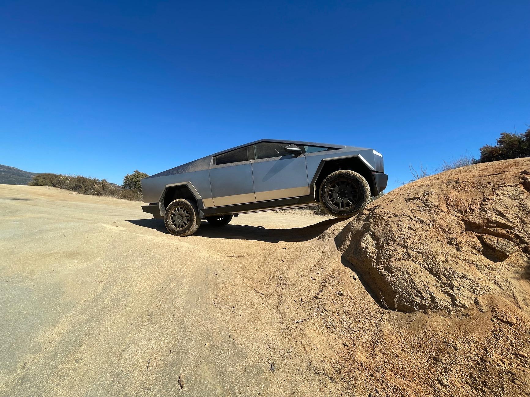 Tesla Cybertruck Daily random Cybertruck photos thread - Post Yours! 📸 🤳 IMG_6069
