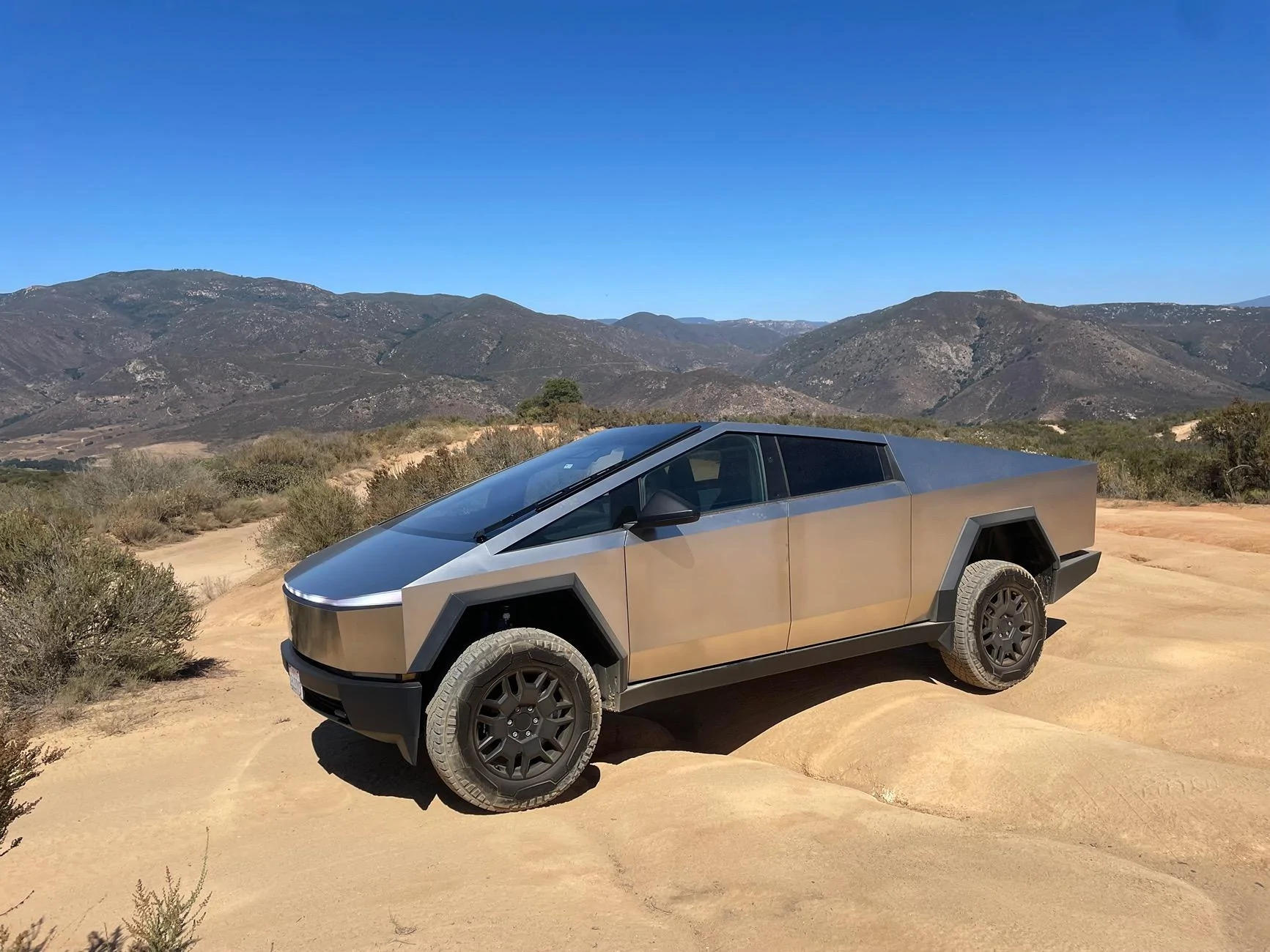Tesla Cybertruck Daily random Cybertruck photos thread - Post Yours! 📸 🤳 IMG_6064