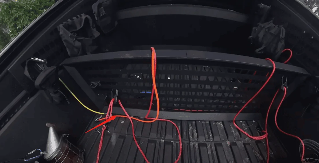 Tesla Cybertruck How can Evbase CyberTruck bed mat work with the Vault Cargo Divider? WeChat Image_20240729175639