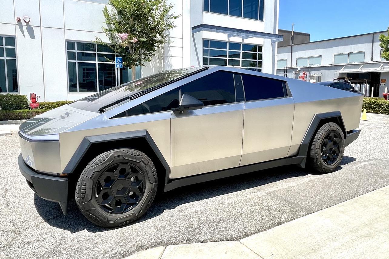 Tesla Cybertruck Cybertruck Aftermarket Wheels & Tires Photos + Info Compilation 451061412_1258374738484071_942506470791658259_n