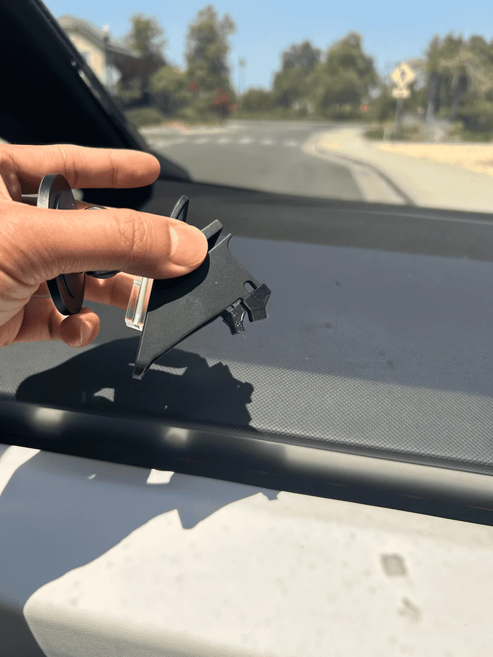Tesla Cybertruck Another place to mount phone tempImagezb9zYG