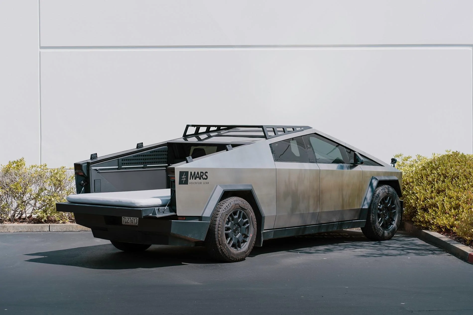 Tesla Cybertruck NEW MARS™ AIR MATTRESS (EXTENDED VERSION) FOR CYBERTRUCK 4" THICKNESS EXTENDED_HORIZONTAL