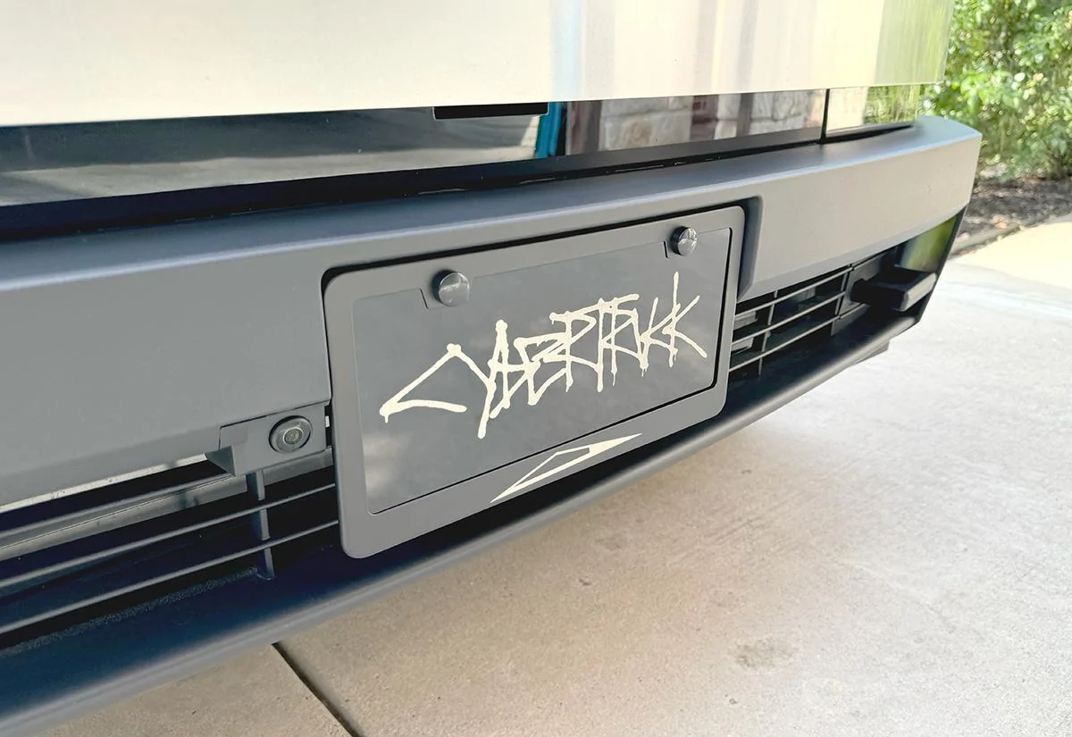 club-vanity-cybertruck-graffiti-frame-left.jpg