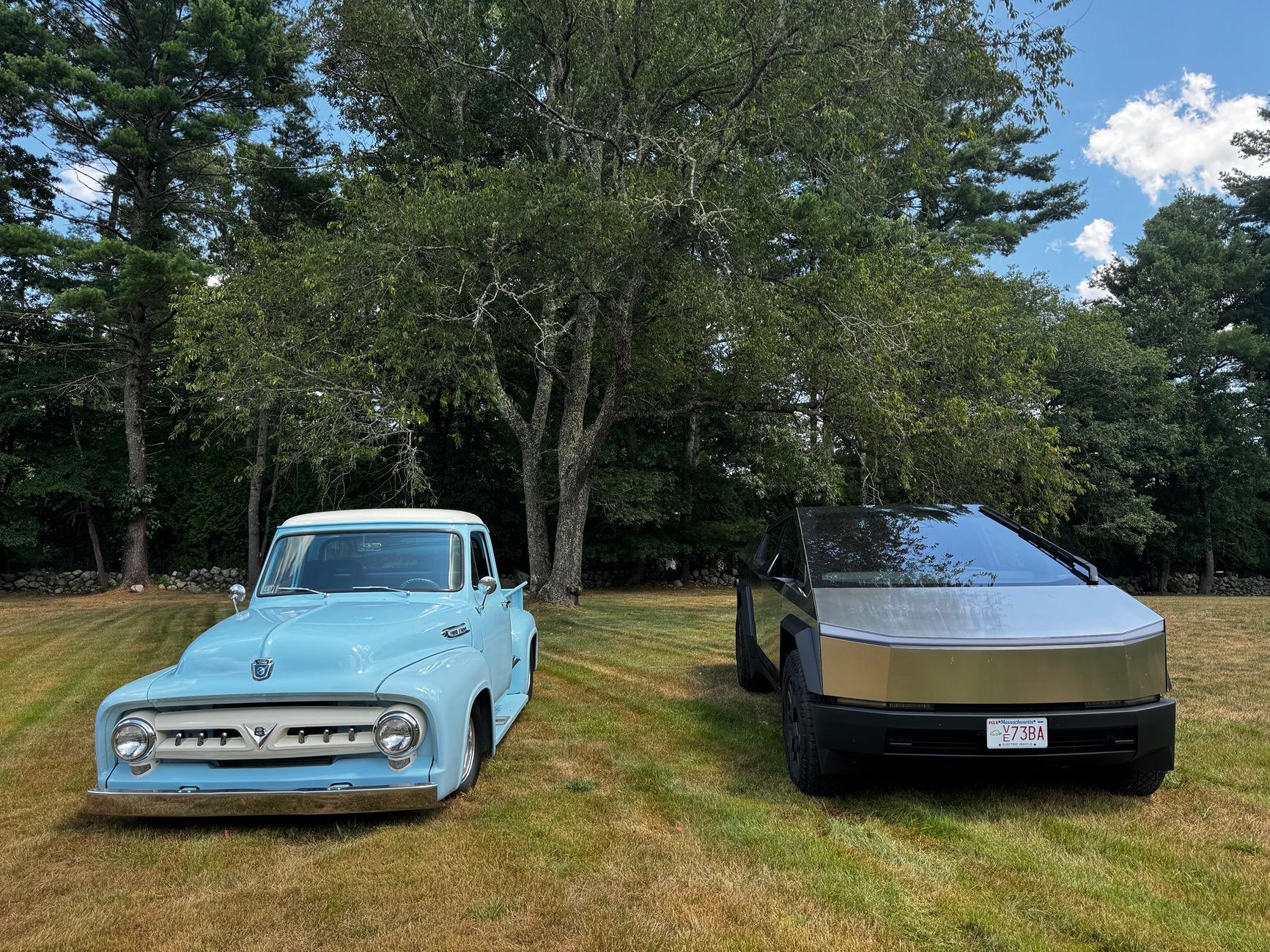 Tesla Cybertruck Old meets New IMG_0898