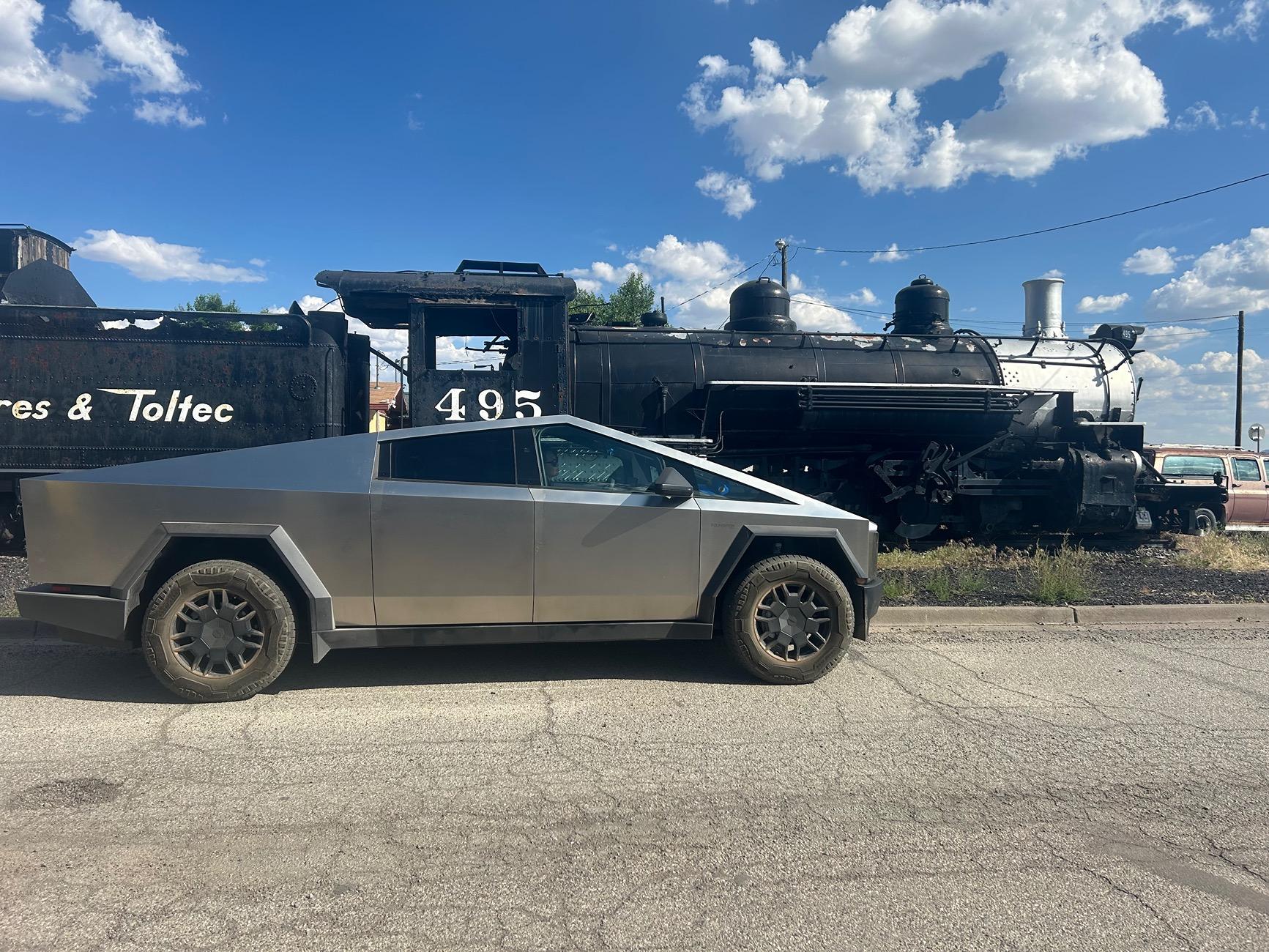 Tesla Cybertruck Daily random Cybertruck photos thread - Post Yours! 📸 🤳 IMG_1612