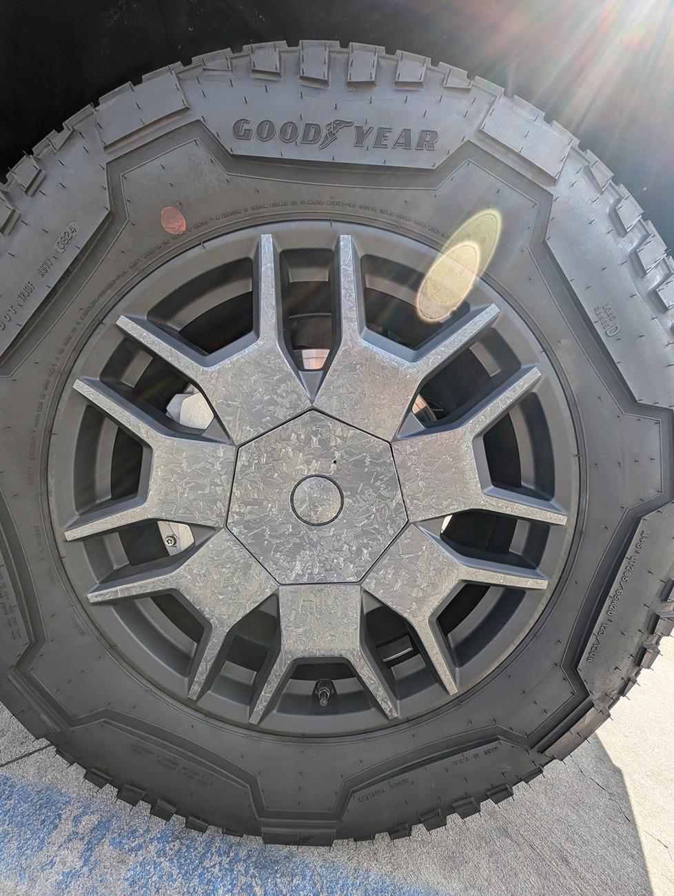 Tesla Cybertruck Forged Carbon Fiber (Matte PPF) New Release PXL_20240801_230137005