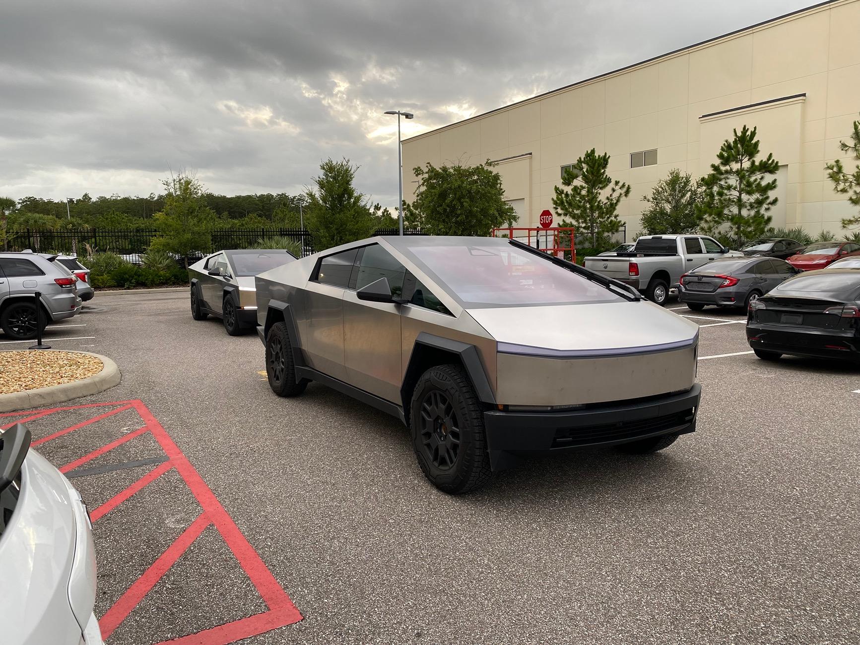 Tesla Cybertruck Daily random Cybertruck photos thread - Post Yours! 📸 🤳 IMG_6505