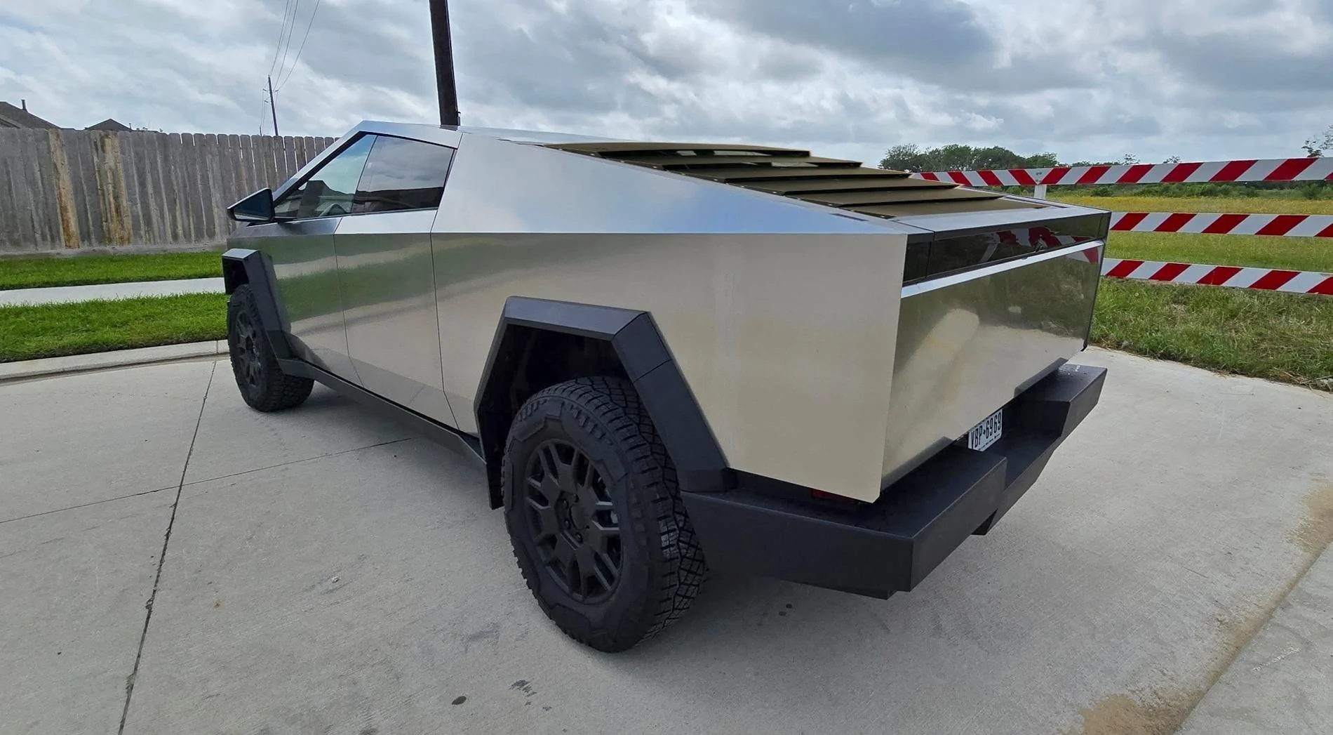 Tesla Cybertruck Louvers for the cybertruck Louver1