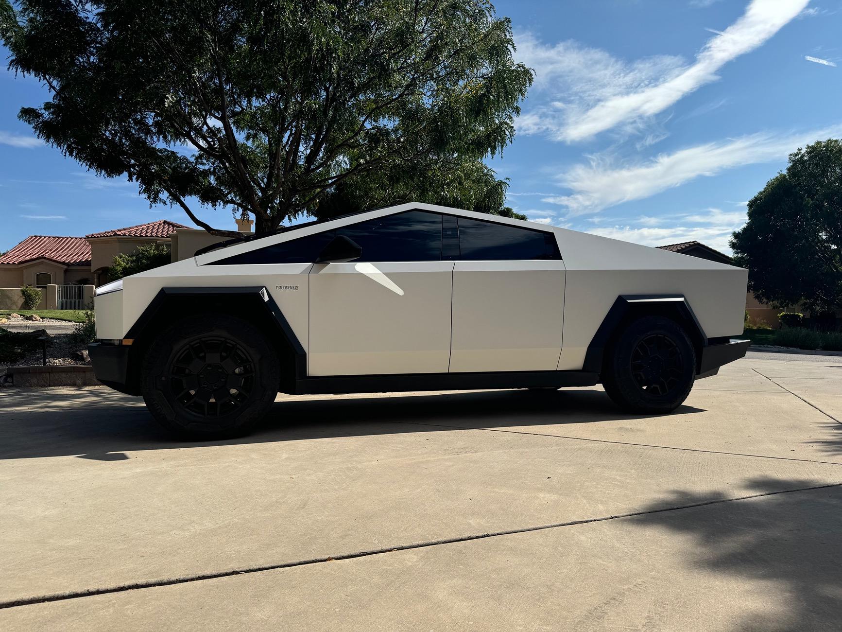 Tesla Cybertruck CybertruckCo Lift Rod Kit - Front Install Only Result IMG_1278