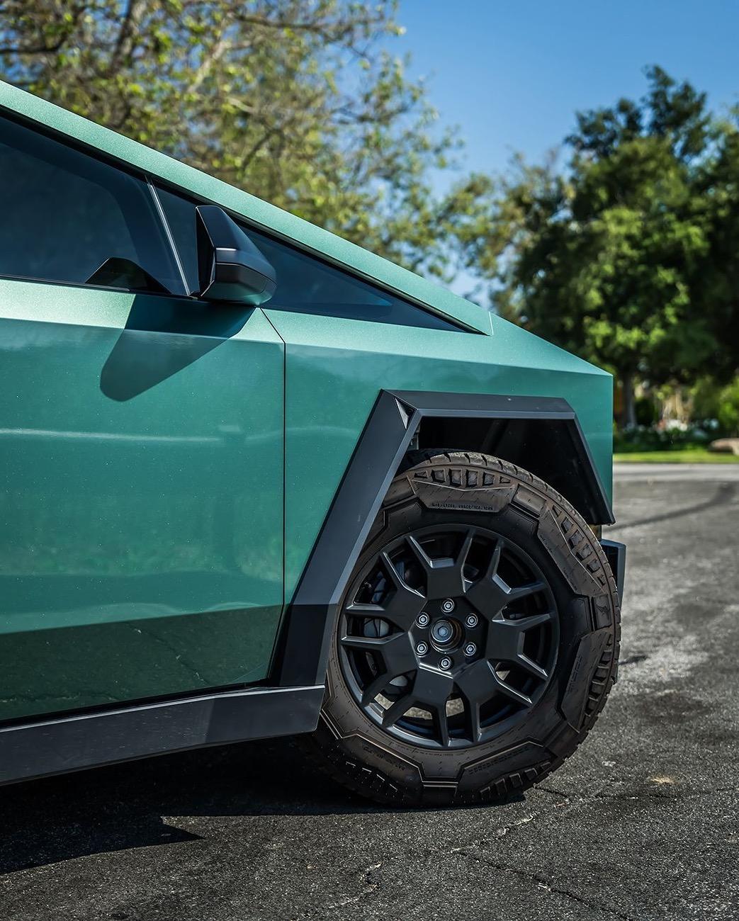 Tesla Cybertruck GREEN Vinyl Wrap & PPF Cybertruck -- Photos & Videos 447846508_18102806368409116_8167381529608617076_n