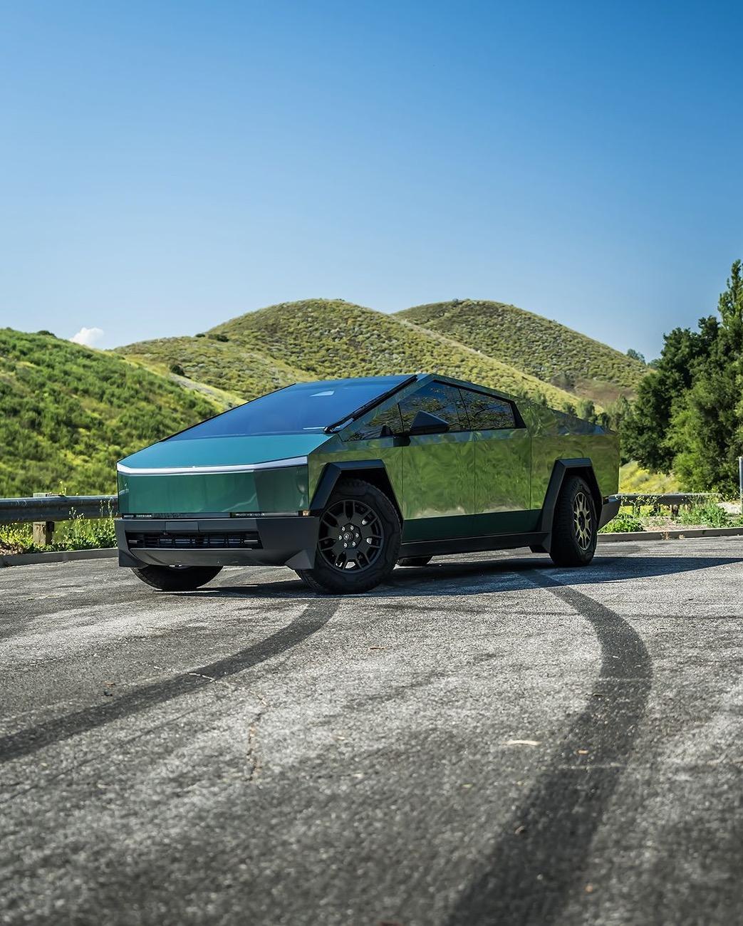 Tesla Cybertruck GREEN Vinyl Wrap & PPF Cybertruck -- Photos & Videos 448242565_18102806329409116_183019068142895201_n