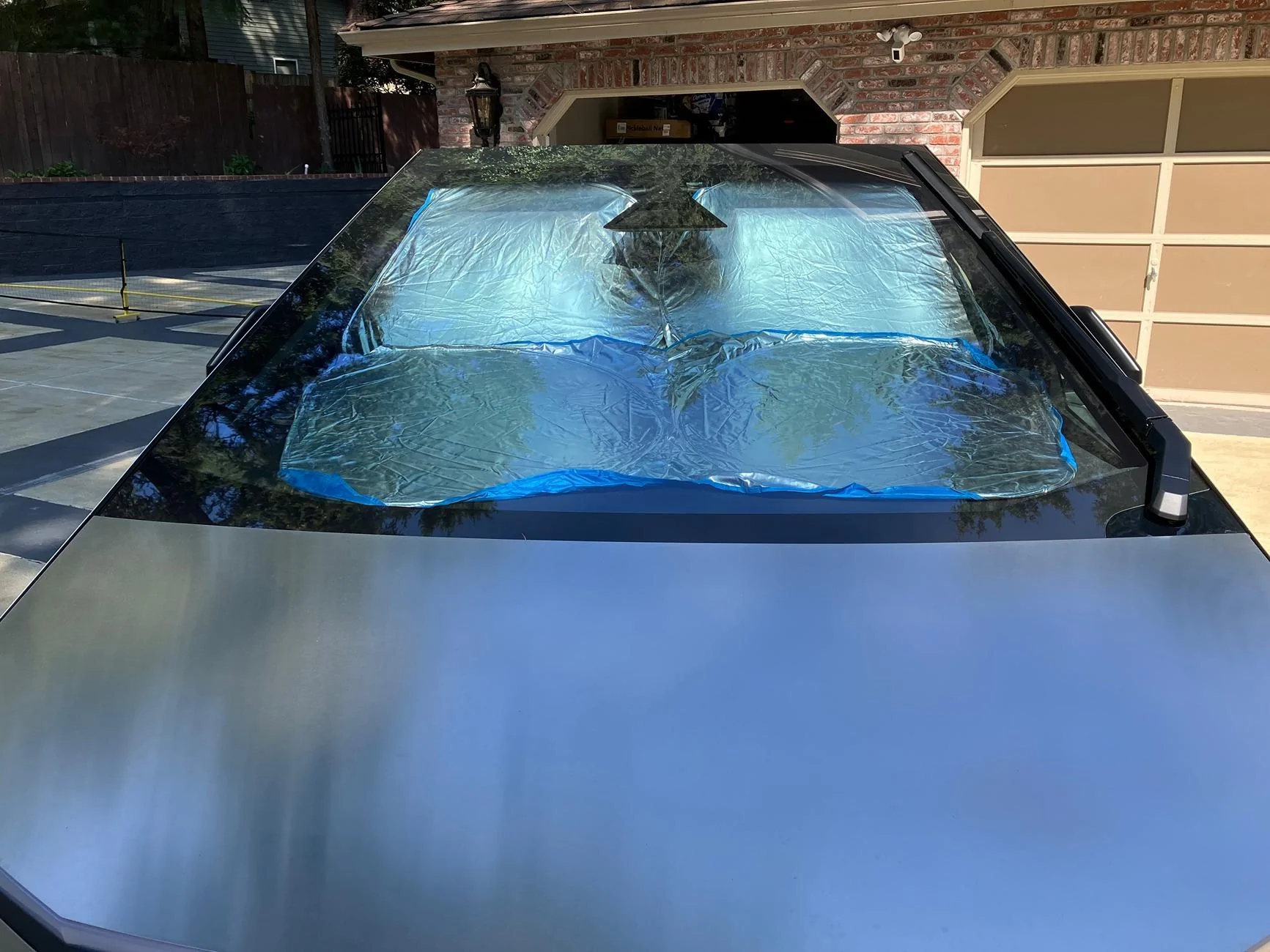 Tesla Cybertruck .... Who has found the best front windshield sun shade? (JULY-2024) IMG_2351