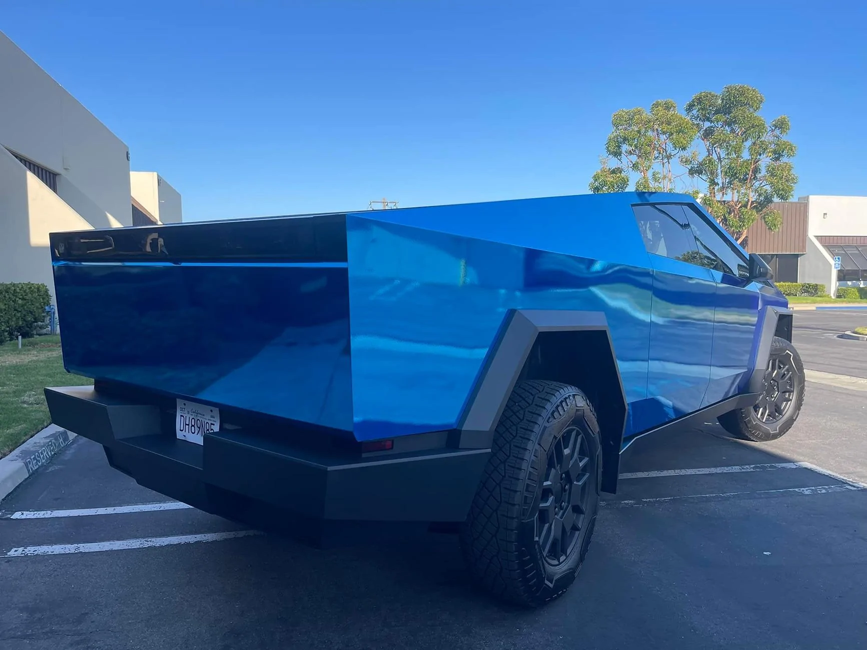 Tesla Cybertruck BLUE / BLURPLE / PURPLE Vinyl Wrap & PPF Cybertruck -- Photos & Videos 453802965_10221334016254570_6189796075641447673_n