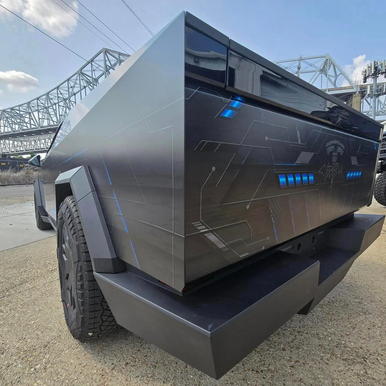 Tesla Cybertruck Custom robot / transformer graphics design wrap Cybertruck 454748541_8060844150665605_5046585345405000185_n