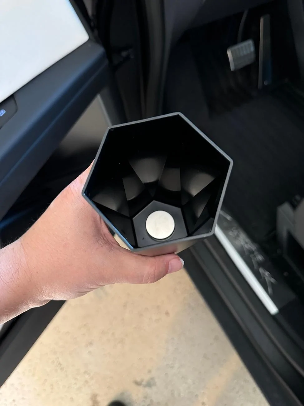 Tesla Cybertruck Magnetically door-mounted trash cups to free up cupholders and keep your cabin tidy! IMG_1590