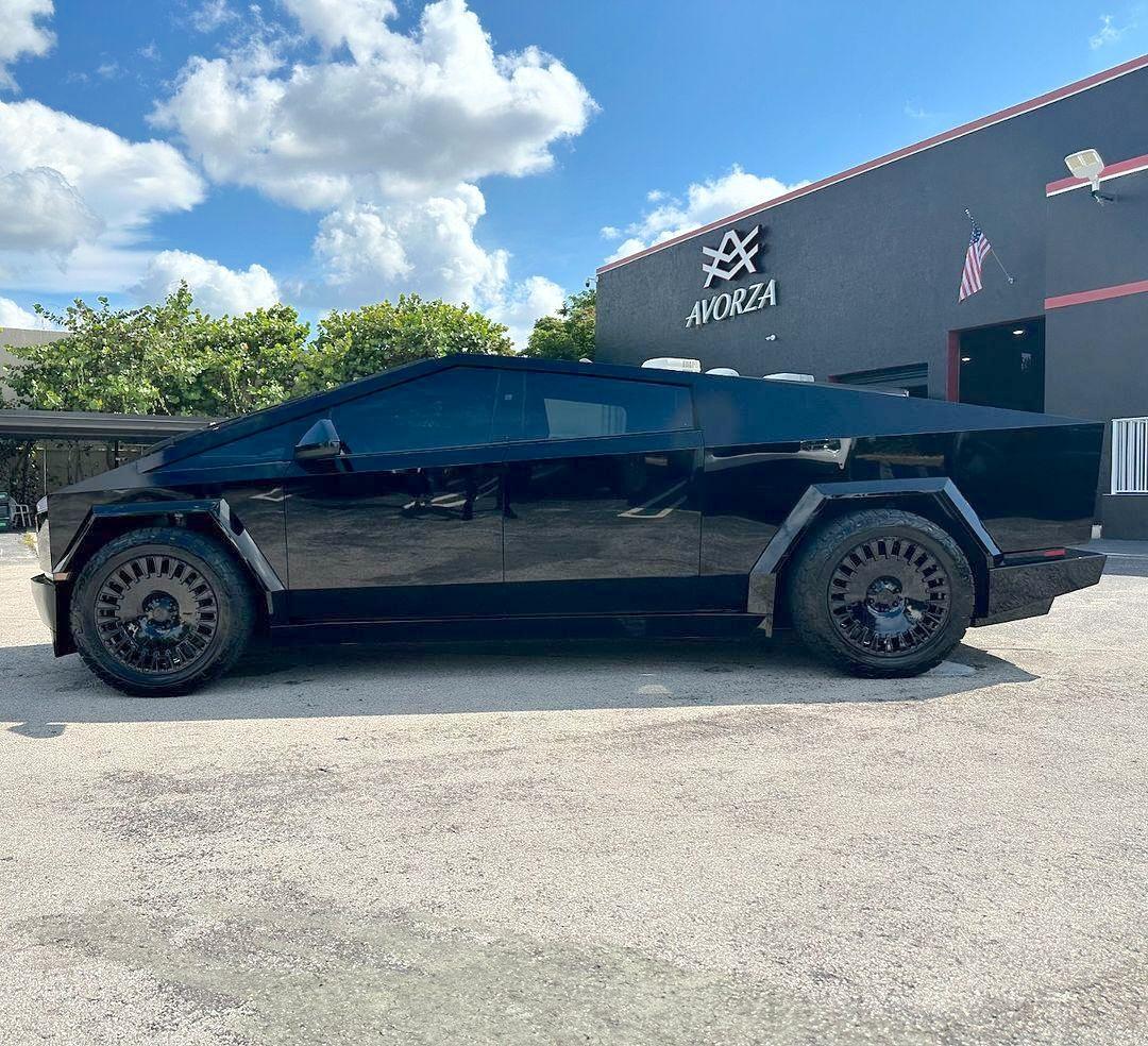 Tesla Cybertruck Gloss Black Lord Vader Cybertruck edition. 22" inch Avorza custom wheels 455037410_18458231734062575_7695350328177467025_n