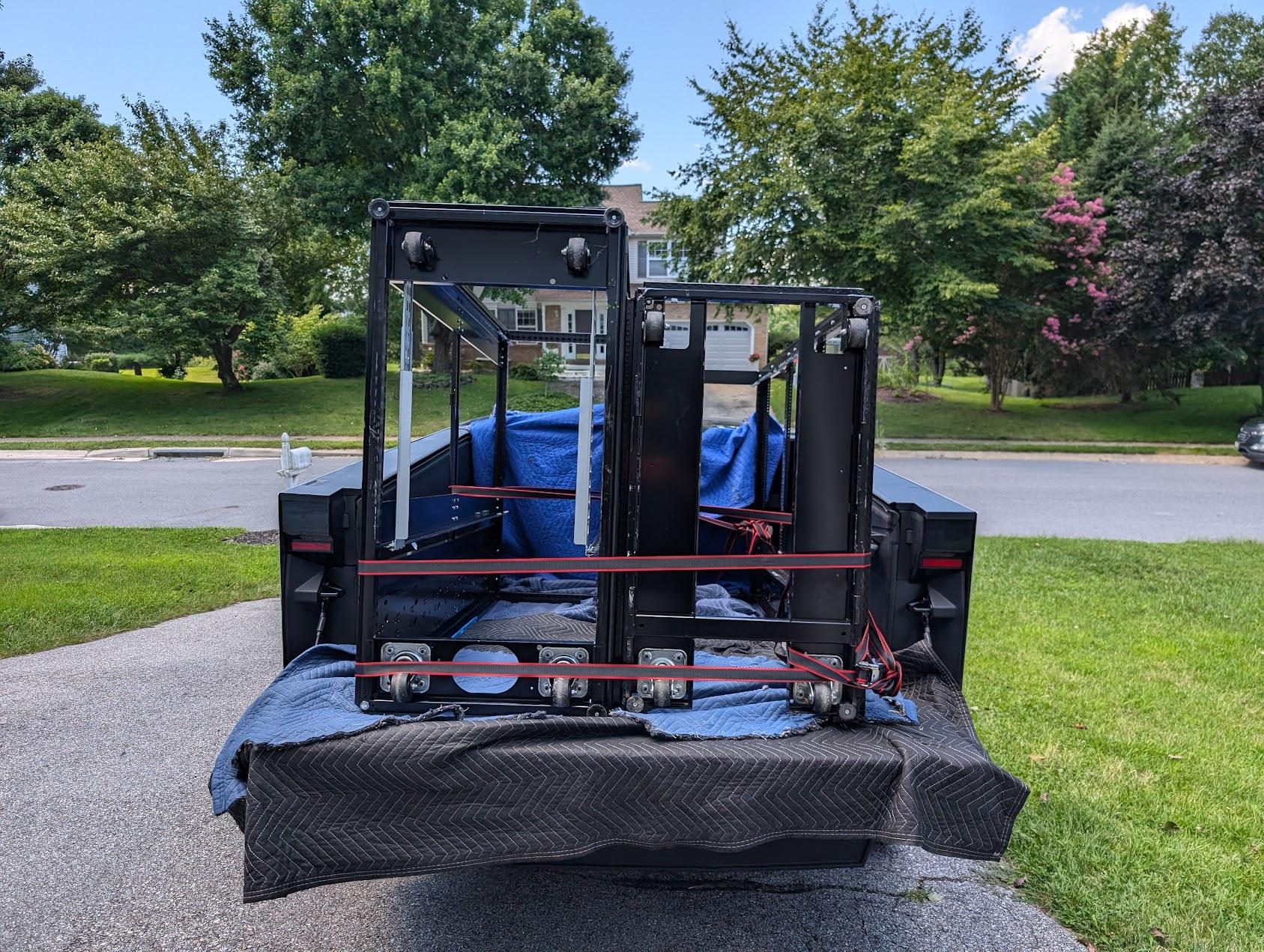 Tesla Cybertruck What Are You Hauling in your Cybertruck? 🦾 👷‍♂️ rack3