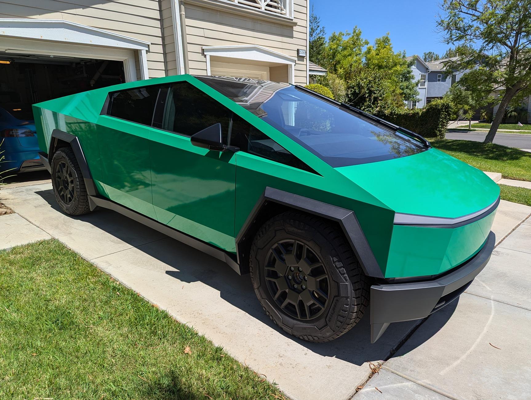 Tesla Cybertruck GREEN Vinyl Wrap & PPF Cybertruck -- Photos & Videos PXL_20240805_185214835
