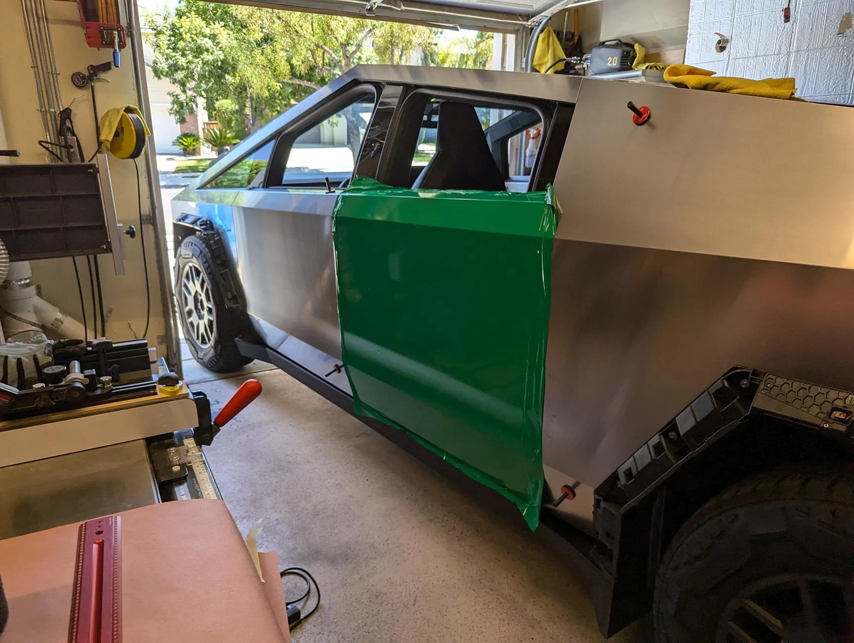 Tesla Cybertruck GREEN Vinyl Wrap & PPF Cybertruck -- Photos & Videos PXL_20240803_210220579.MP