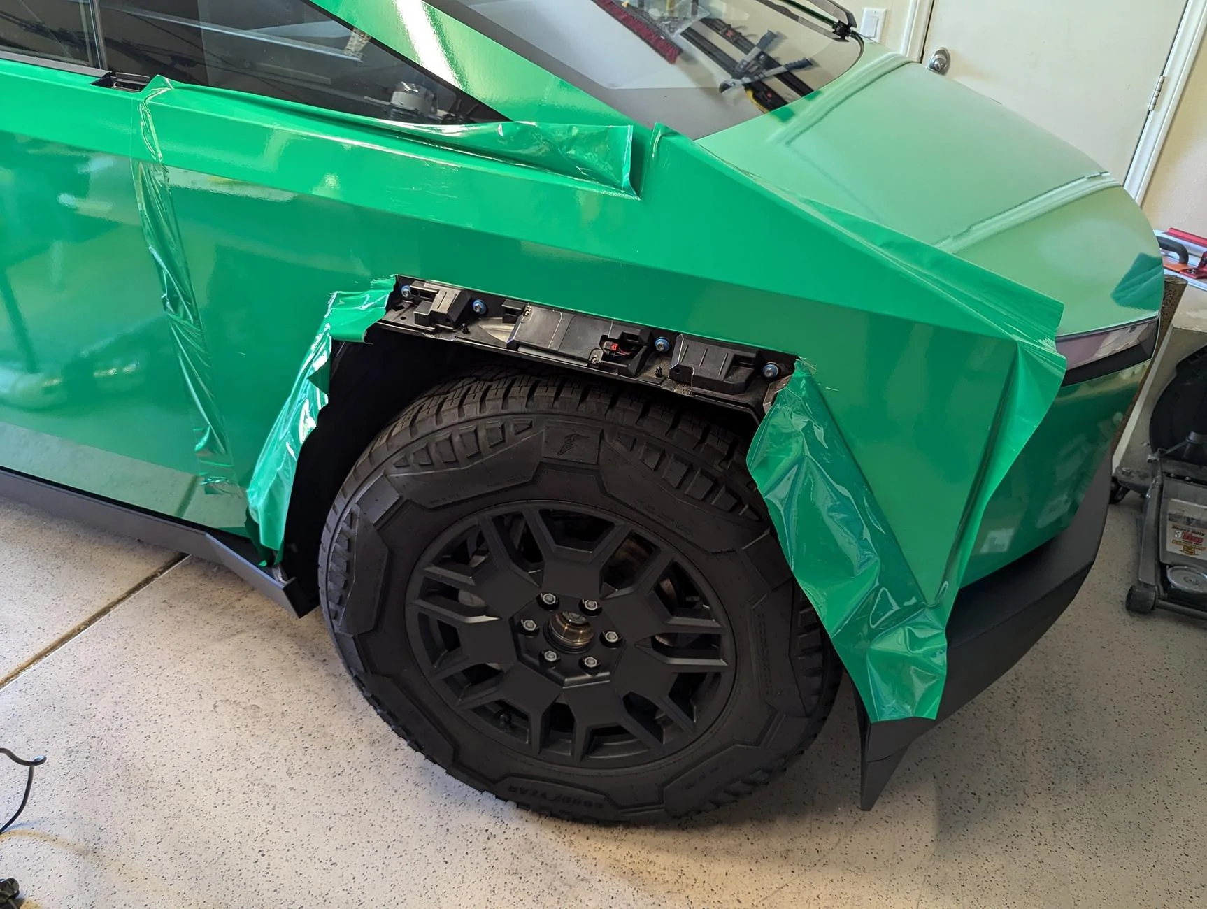 Tesla Cybertruck GREEN Vinyl Wrap & PPF Cybertruck -- Photos & Videos PXL_20240804_215051286