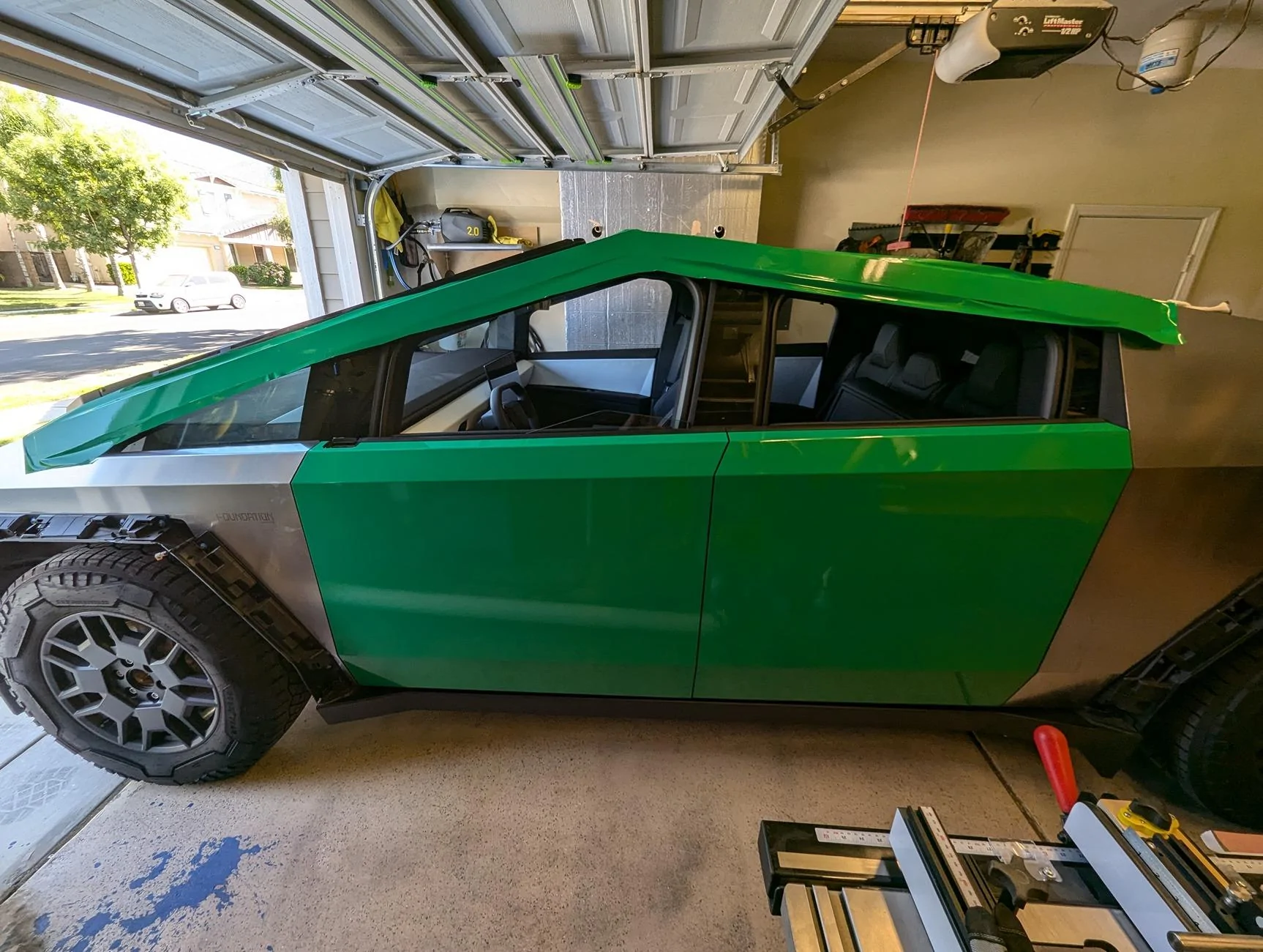 Tesla Cybertruck GREEN Vinyl Wrap & PPF Cybertruck -- Photos & Videos PXL_20240803_231646361