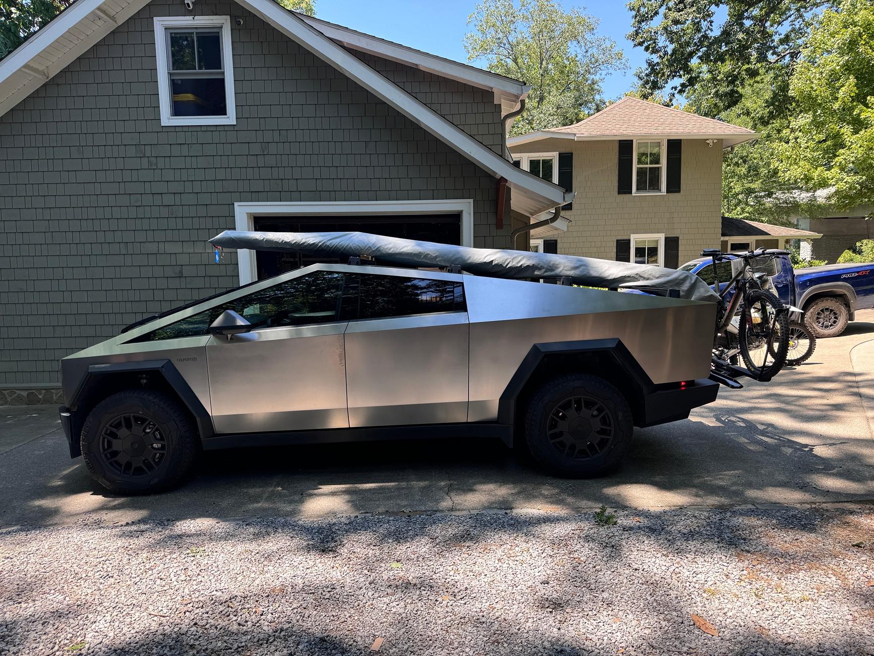 Tesla Cybertruck 🦾 Cybertruck doing truck stuff!  Post your photos! IMG_2231.JPG
