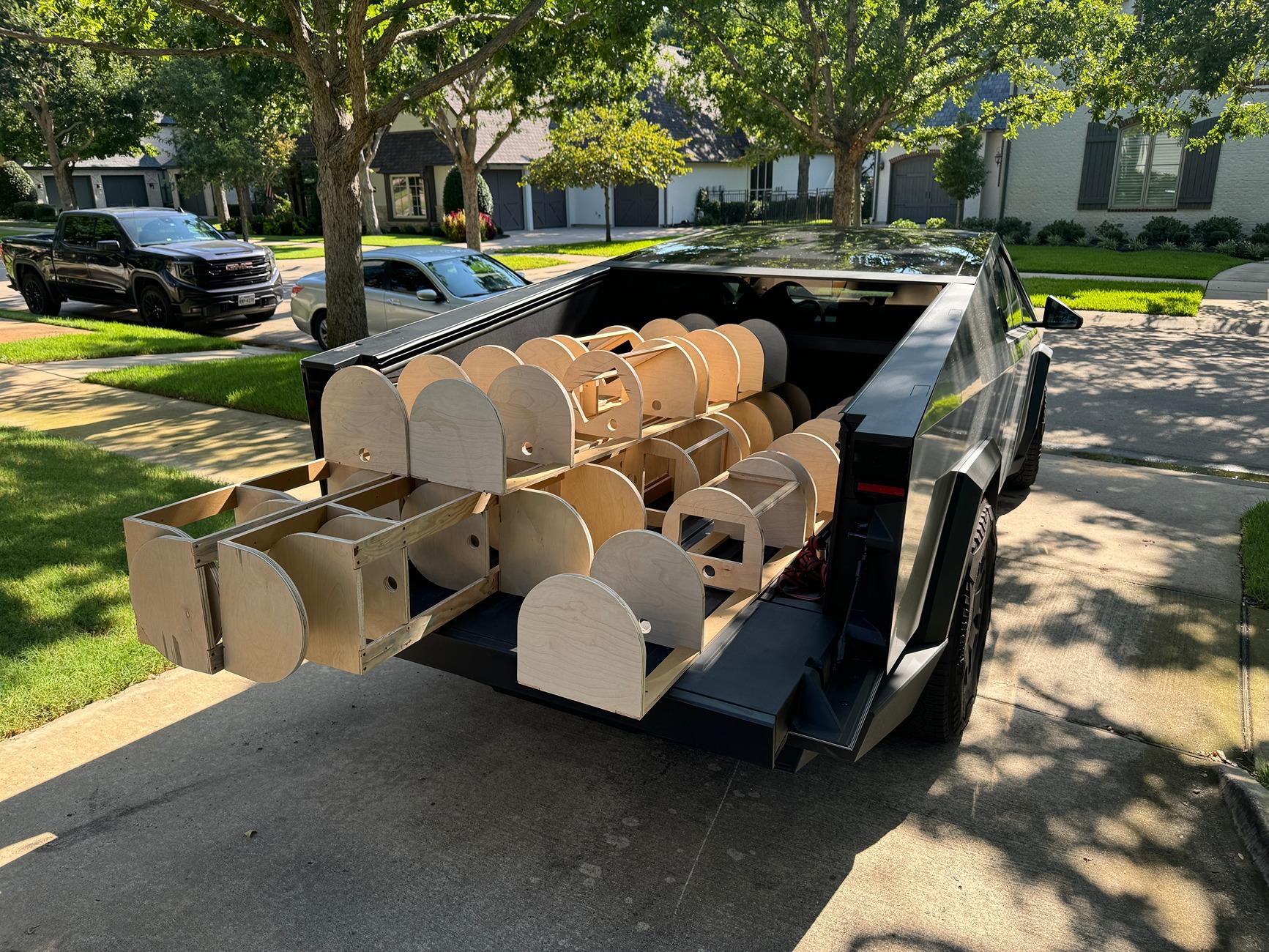 Tesla Cybertruck Daily random Cybertruck photos thread - Post Yours! 📸 🤳 columns.JPG