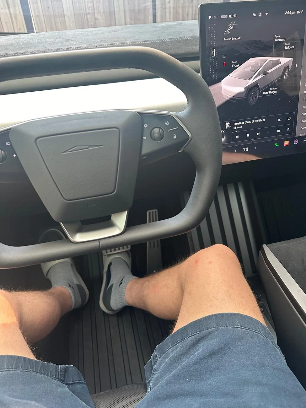 Tesla Cybertruck Cyberbeast waiting room ⏳ IMG_1063