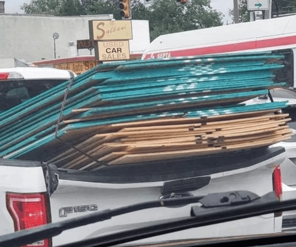Tesla Cybertruck Warped tailgate issue after hauling load 1723658508333-ga
