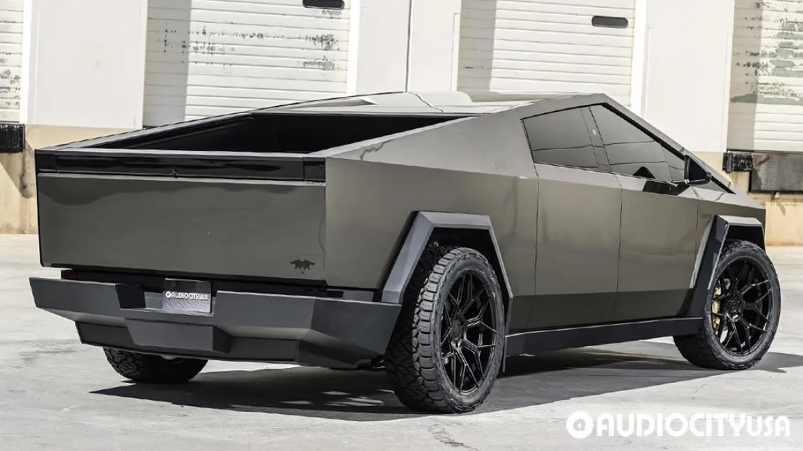 Tesla Cybertruck Platinum Pure PPF on 24" Wheels Ferrada FT3 + Nitto Recon Grappler Tires IMG_2955